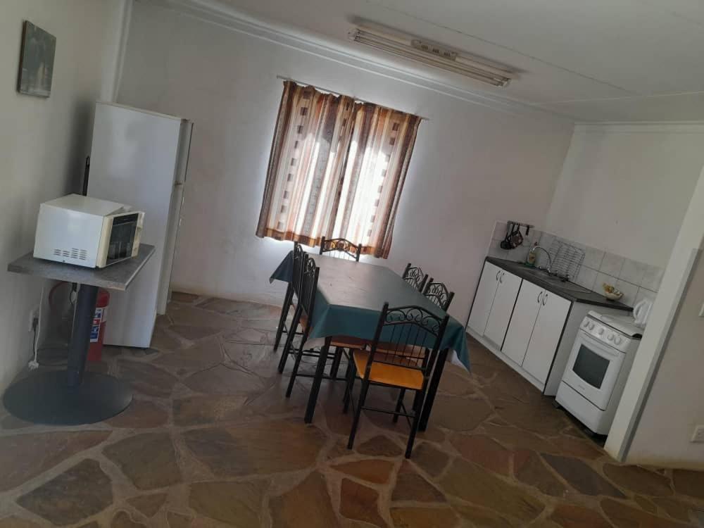 Ombo Rest Camp Hotell Okahandja Rom bilde